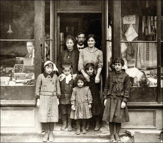 Melin Noah et sa famille, vers 1915