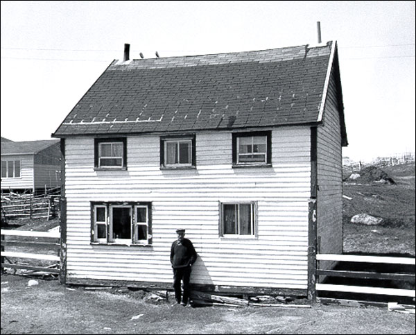 Lane House, Tilting, NL, before restoration