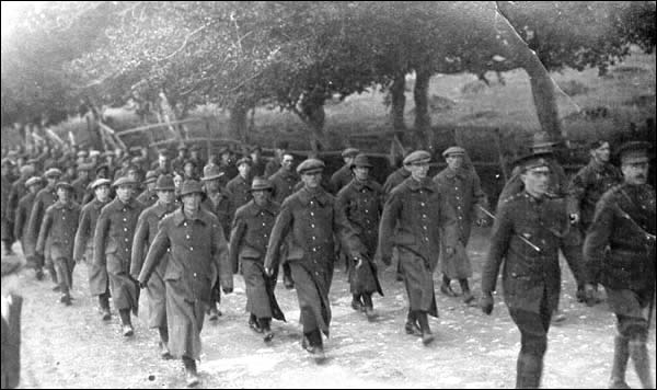 Membres de la première formation de 500 hommes en septembre 1914