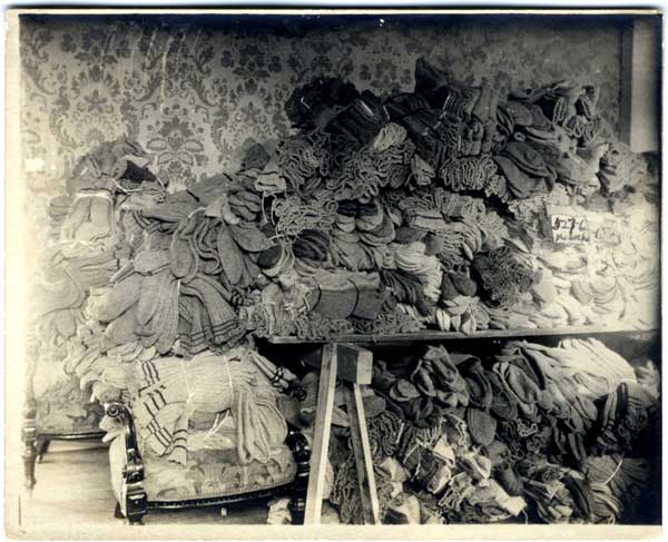 Paires de chaussettes tricotées, v. 1915