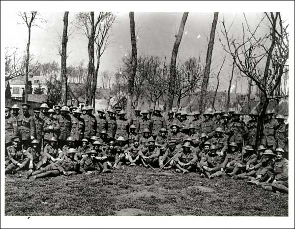 Des officiers et des hommes du Newfoundland Regiment qui ont partis part à la bataille devant Monchy, 1917