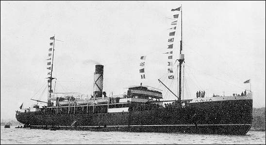 Les Cinq Cents Premiers à Bord du SS <em>Florizel</em> à Quai à St. John's, le 4 Cctobre 1914