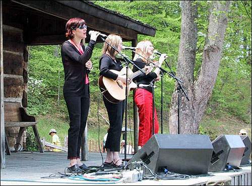 The Ennis Sisters, April 2001