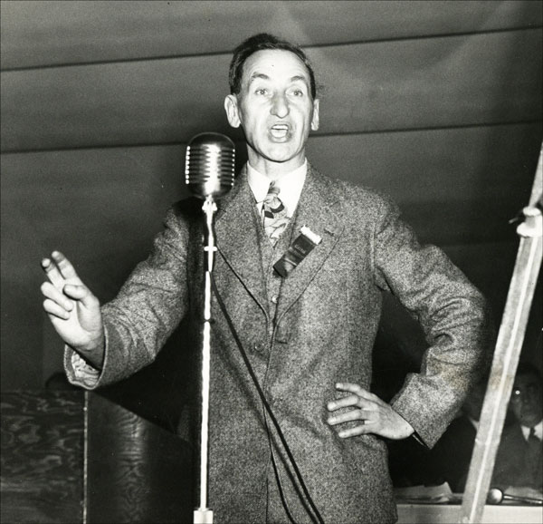Ted Russell pendant la campagne électorale de 1949