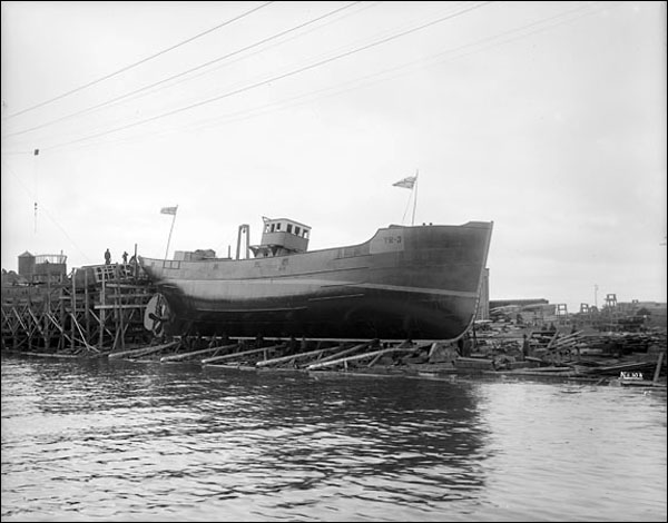 Chalutier prêt au lancement, Port Arthur (Ontario), 1917
