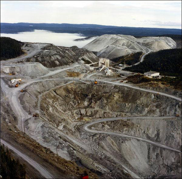 Mine d'amiante Advocate, Baie Verte, vers 1980