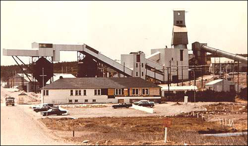 Opérations minières de la société ALCAN, vers 1977 Opérations minières de la société ALCAN, vers 1977