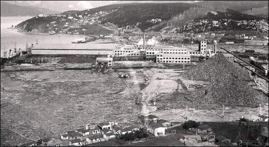 Usine de pâtes et papiers de Corner Brook, vers 1930 Usine de pâtes et papiers de Corner Brook, vers 1930