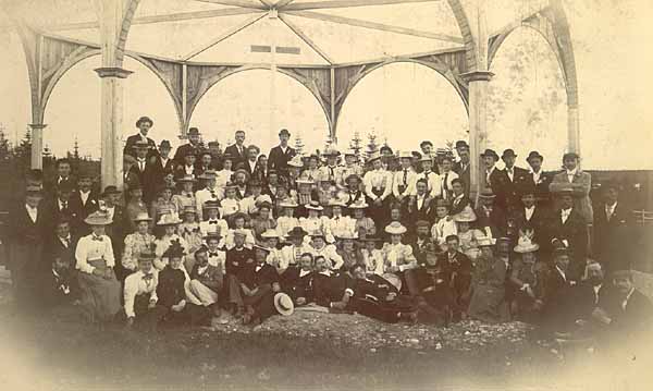 Sons of England Benefit Society (S.O.E.) Outing, July 1898 Un événement mondain de la Sons of England Benefit Society (S.O.E.), juillet 1898
