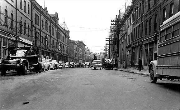 Water Street en direction ouest, Ayre & Sons, St. John's, vers 1948 Water Street en direction ouest, Ayre & Sons, St. John's, vers 1948