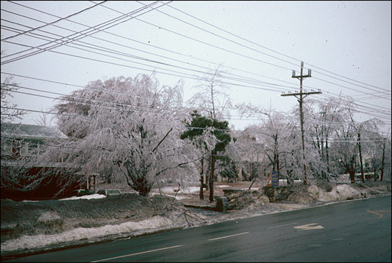 Accumulation de glace, chemin London, St. John's