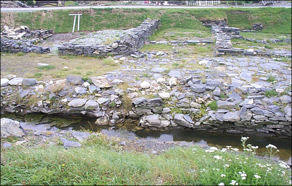 Vestiges du front de mer de la colonie d'Avalon