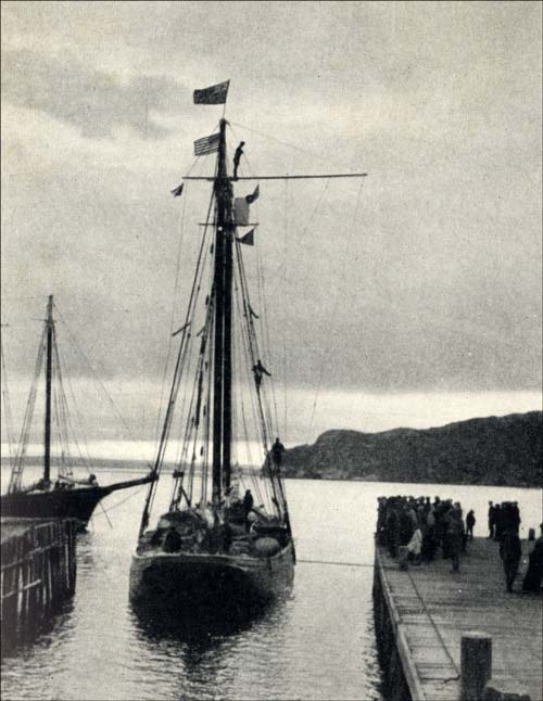 La goélette <em>Effie M. Morrissey</em>, Brigus, vers 1928 La goélette Effie M. Morrissey, vers 1928