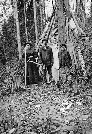 Reuben Lewis, un leader mi'kmaq du début du 20e siècle, avec Souliann et Ben Stride Reuben Lewis, un leader mi'kmaq du début du 20e siècle, avec Souliann et Ben Stride