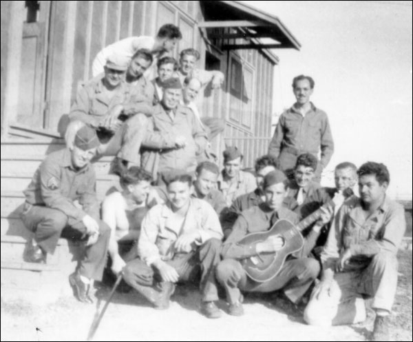 Le 685e Air Warning Squadron (Escadron américain), 1943 Le 685e Air Warning Squadron (Escadron américain), 1943