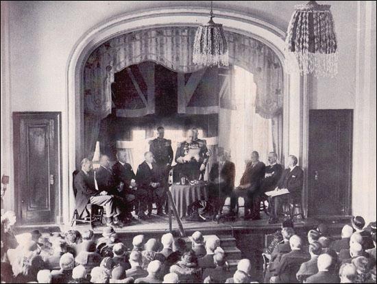 Cérémonie d'entrée en fonction de la Commission de gouvernement, le 16 février 1934