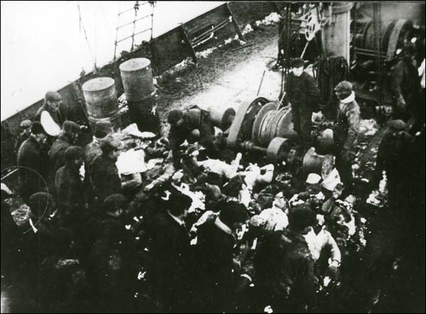 Les corps des chasseurs de phoques, le 4 avril 1914