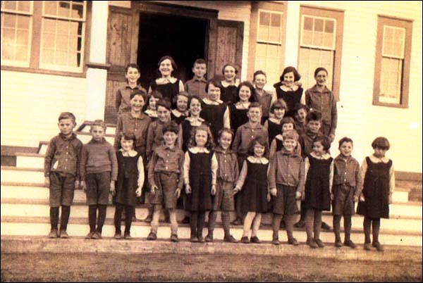 Écoliers à Markland, vers 1935