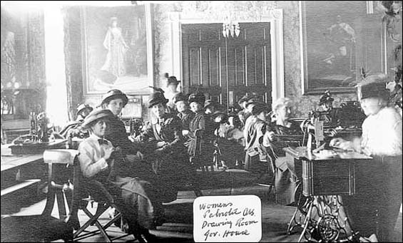 La Drawing Room, à Government House (vers 1915)