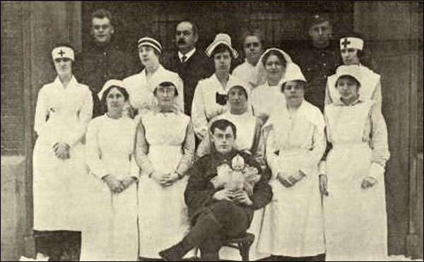 Infirmières bénévoles, 1918 Infirmières bénévoles, 1918