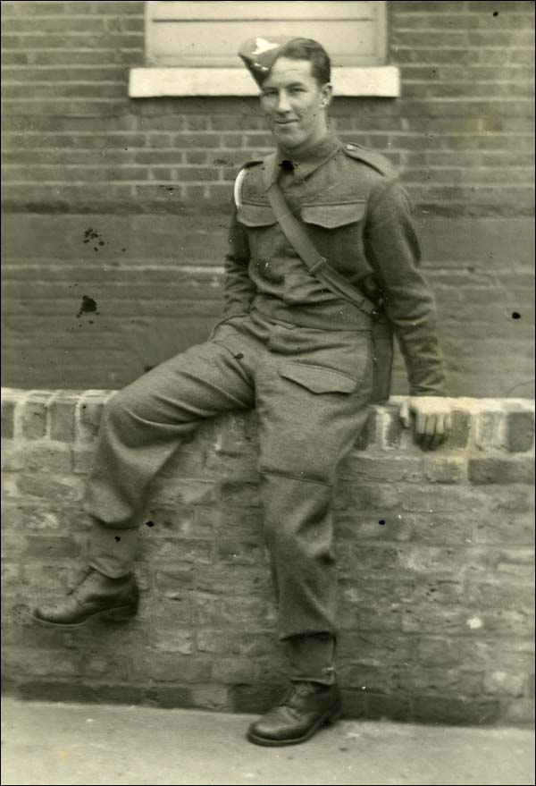 Isaac Saunders, du 166th (Newfoundland) Field Regiment, vers 1940