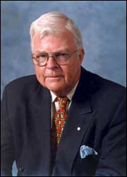 l'honorable John Carnell Crosbie l'honorable John Carnell Crosbie