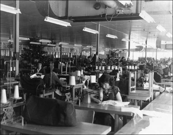 L'usine de confection United Cotton Mills Ltd., s.d. L'usine de confection United Cotton Mills Ltd., s.d.