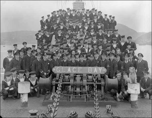 Le HMCS Glace Bay à St. John's, le 19 juin 1945