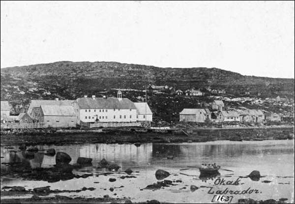 Okak, Labrador, entre 1884 et 1902 Okak, Labrador, entre 1884 et 1902