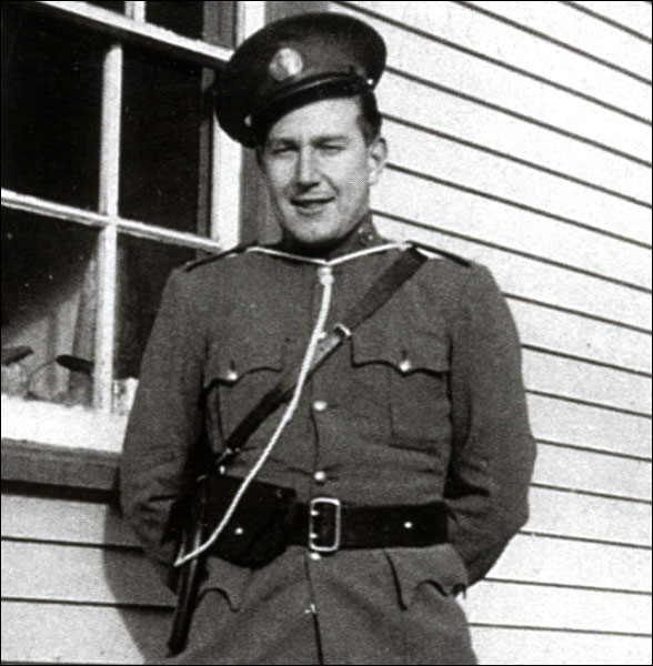 Le ranger Norman Crane, vers 1940 Le ranger Norman Crane, vers 1940