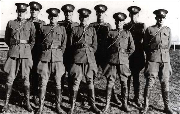 Les premières recrues, vers 1935 Les premières recrues, vers 1935