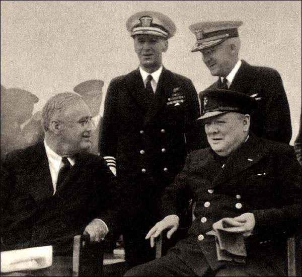 Winston Churchill (à droite) et Franklin Roosevelt, en 1941