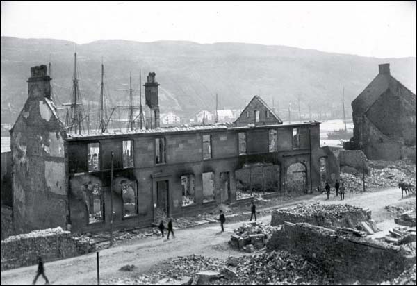 Les ruines des commerces de la rue Water en 1892