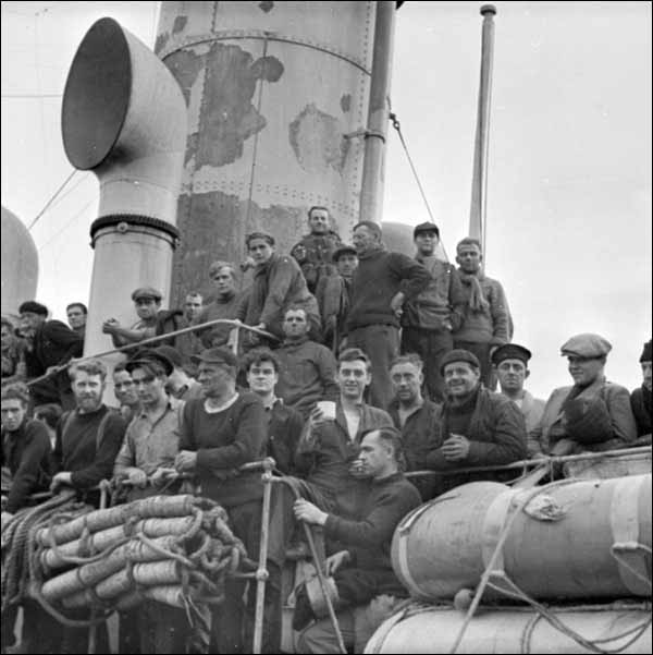 Des survivants, en 1942 Des survivants, en 1942