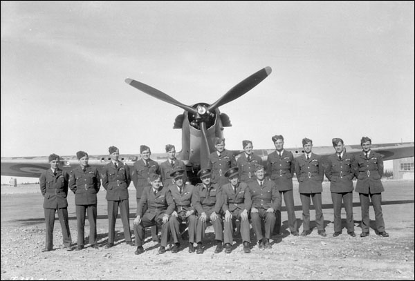 Des pilotes de l'Aviation royale Canadienne (ARC) à Torbay, le 2 octobre 1942