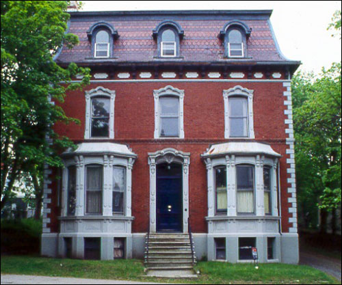 La maison Kelvin, 49 Rennies Mill Road, St. John's, T.-N.-L. La maison Kelvin, 49 Rennies Mill Road, St. John's, T.-N.-L.