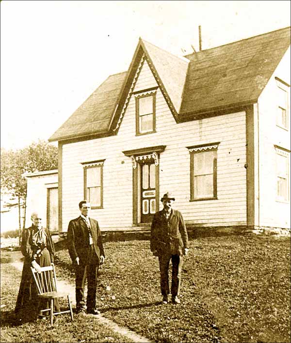 La maison MacArthur vers les années 1920 La maison MacArthur vers les années 1920