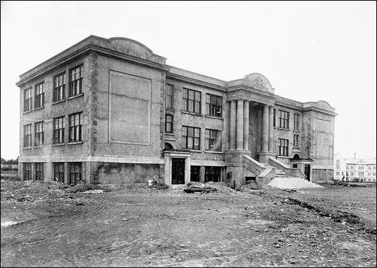 Le Memorial University College, Parade Street, St. John's, 1923 Le Memorial University College, Parade Street, St. John's, 1923