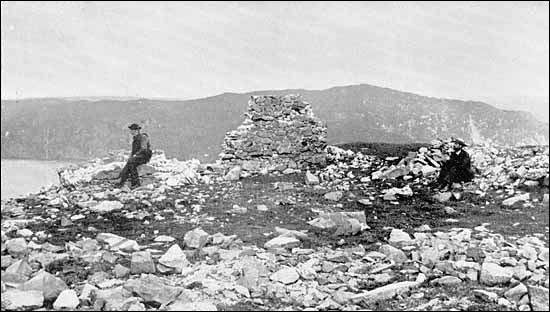Les ruines de Castle Hill, Placentia (Plaisance), vers 1894 Les ruines de Castle Hill, Placentia (Plaisance), vers 1894