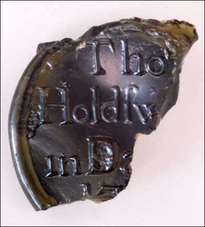 Bottle Seal Tho Holdsw in Da?? 17?? Bottle Seal Tho Holdsw in Da?? 17??
