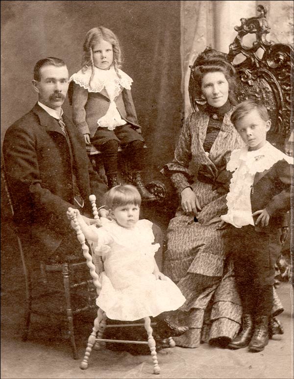 The parents and siblings of Stella Meaney ca. 1900 The parents and siblings of Stella Meaney ca. 1900