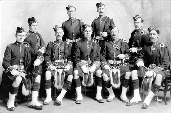 Newfoundland Highlanders vêtus de leur kilt, v. 1910