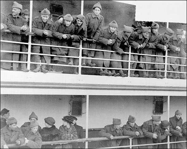 Embarquement en direction de l'Angleterre, 1915