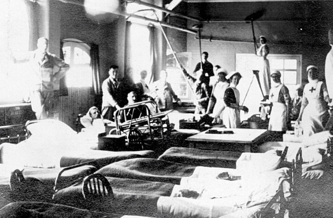 VAD Members and Soldiers on a Ward, n.d.